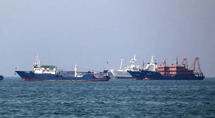 বন্ধ হরমুজ প্রণালি, শতাধিক ট্যাঙ্কারে আটকা হাজারো নাবিক